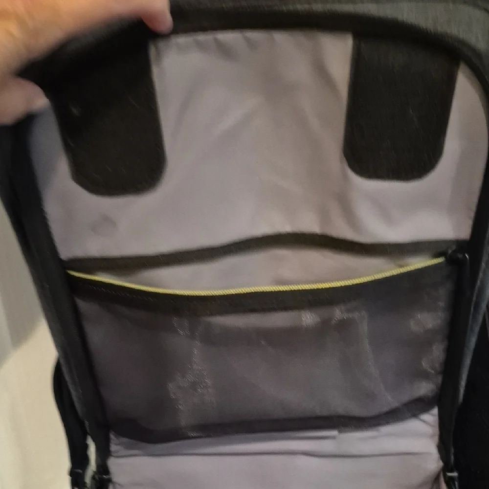 Travelon Anti-Theft Urban Gray Crossbody Messenger Bag with Adjustable Strap